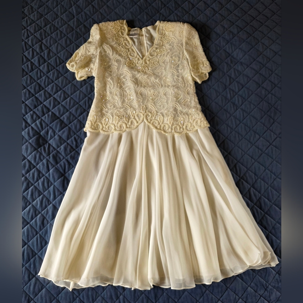 Vintage Cream Lace And Chiffon Wedding Dress
